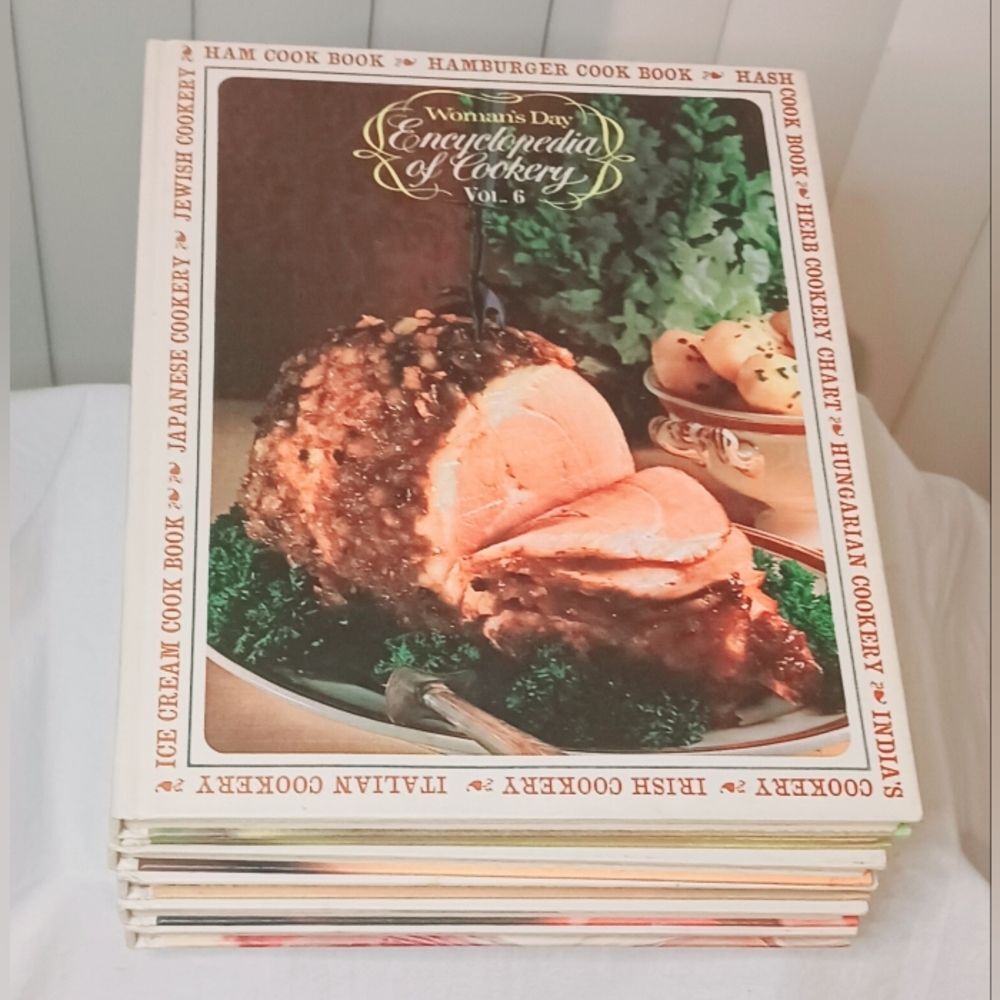 Vintage Gift Cookbook Vol 6 Woman's Day Encyclopedia of Cookery.  NWOT